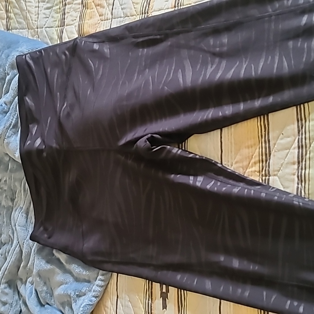 Old Navy black striped leggings large